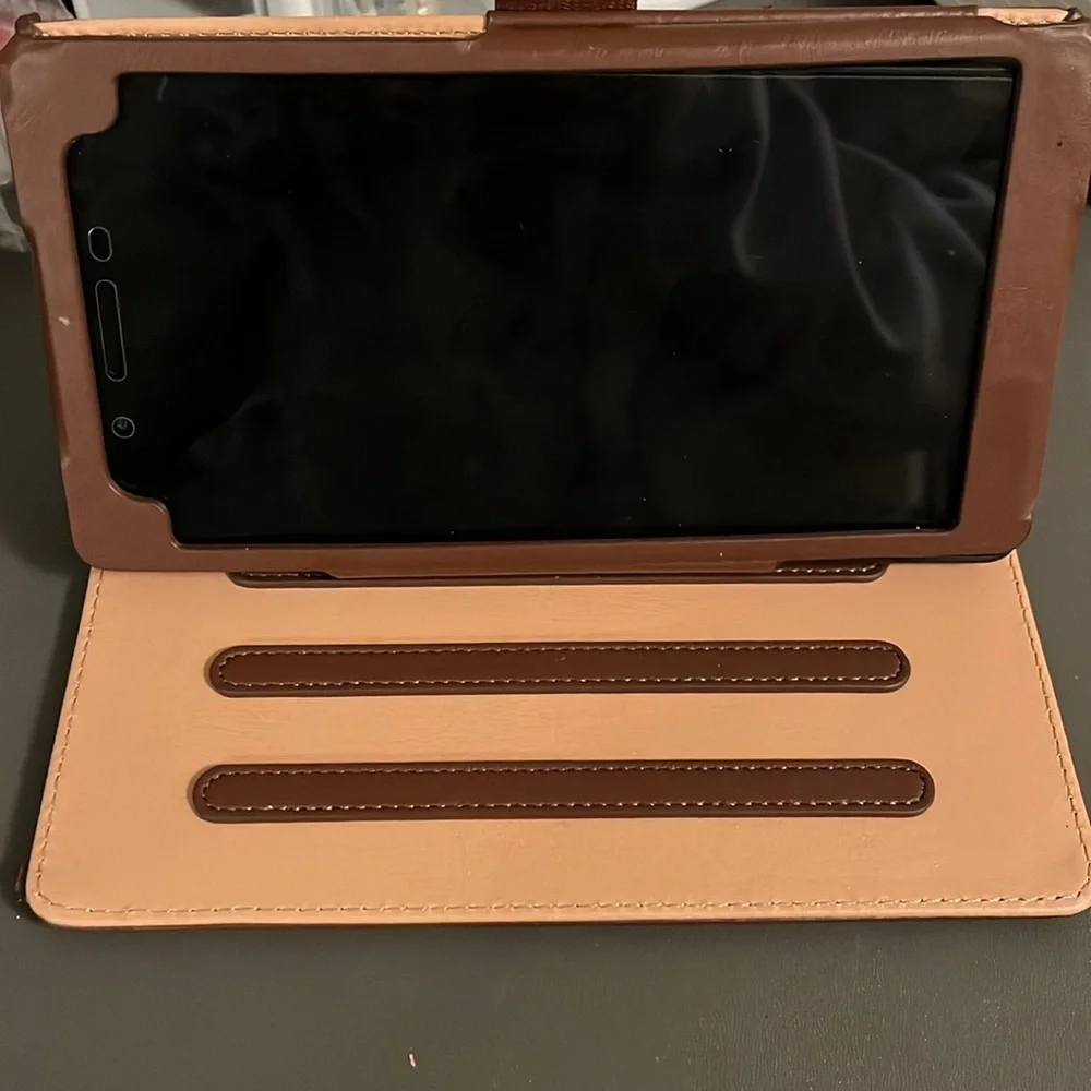 Lenovo 2019 Tablet, works! Already factory reset and ready to use